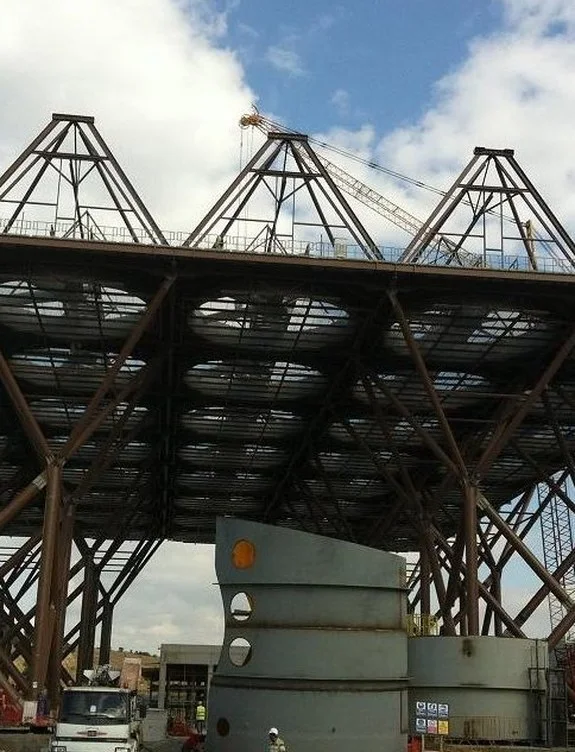 Konik silo gövdeleri ve kule tipi çelik taşıyıcıların saha montajı