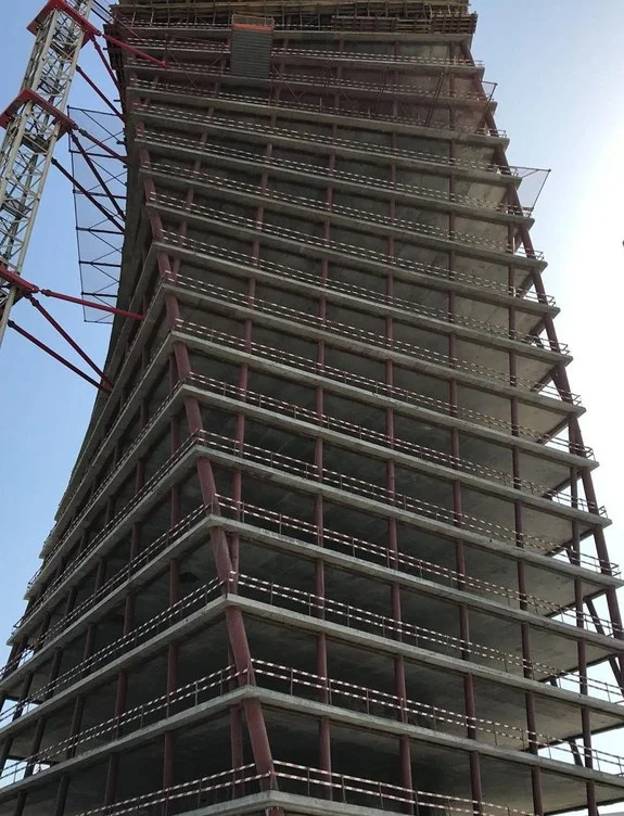 Yüksek katlı yapının çelik iskeleti